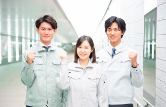 作業スタッフ男女